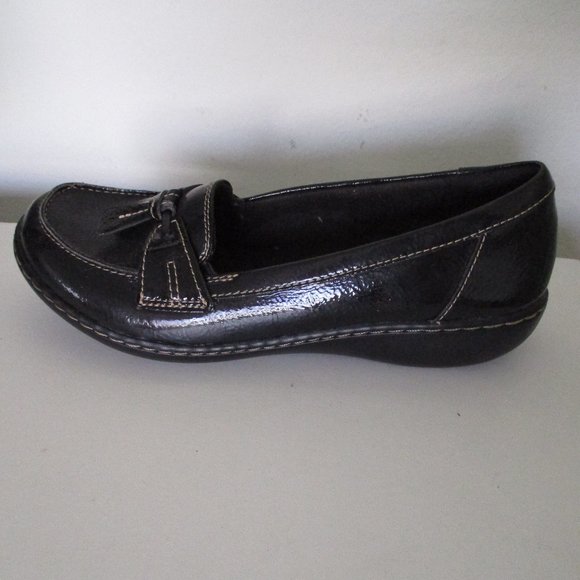 Collection by Clarks Womens Black Faux Leather Tassel Loafer NWOB - Size 7M - Picture 3 of 9